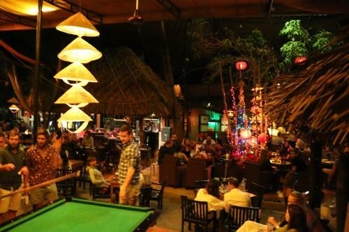 Hotel Joe's Cafe & Garden Resort