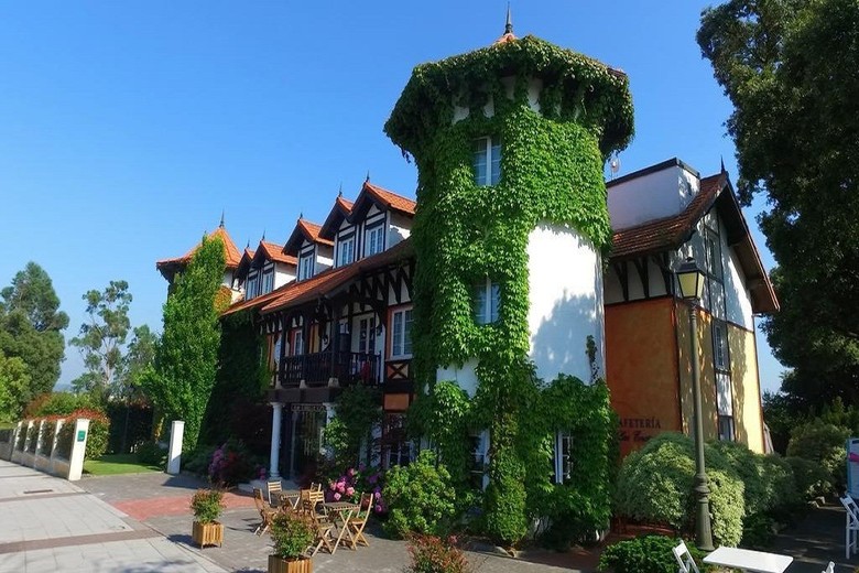 Hotel Torres De Somo