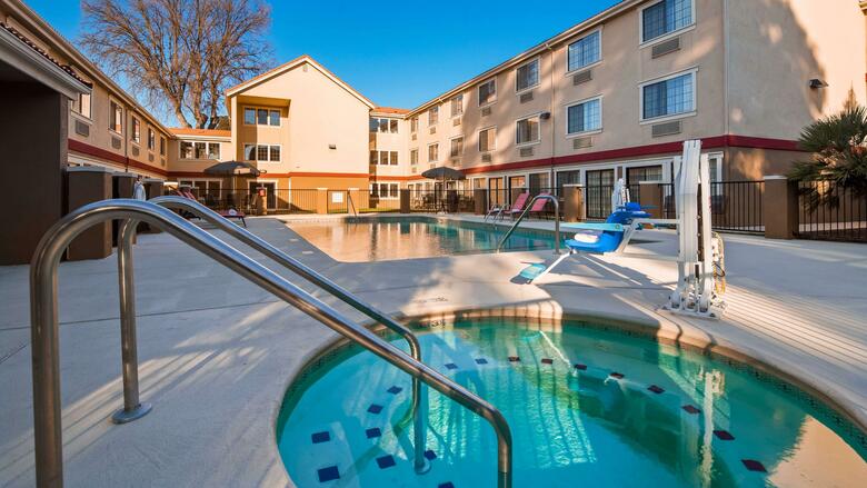 Hotel B.w Colony Inn