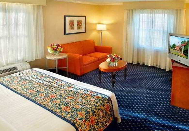 Hotel Courtyard Por Marriott