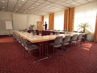 Hotel Ramada Treff Page