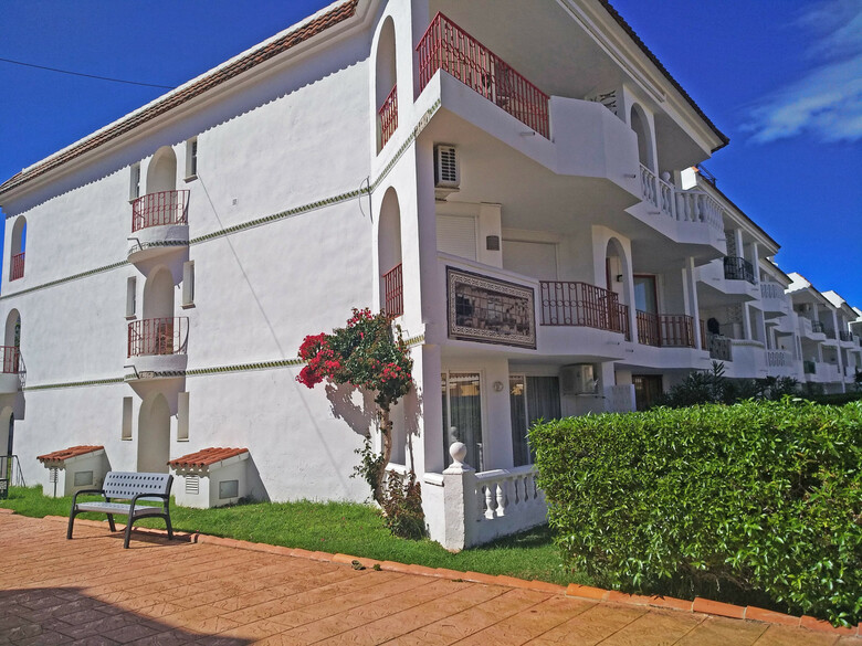 Apartamentos Habitat - Playa Romana 3000
