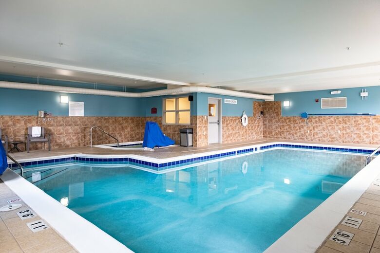 Holiday Inn Express Hotel & Suites Evanston