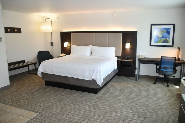 Holiday Inn Express Hotel & Suites Evanston