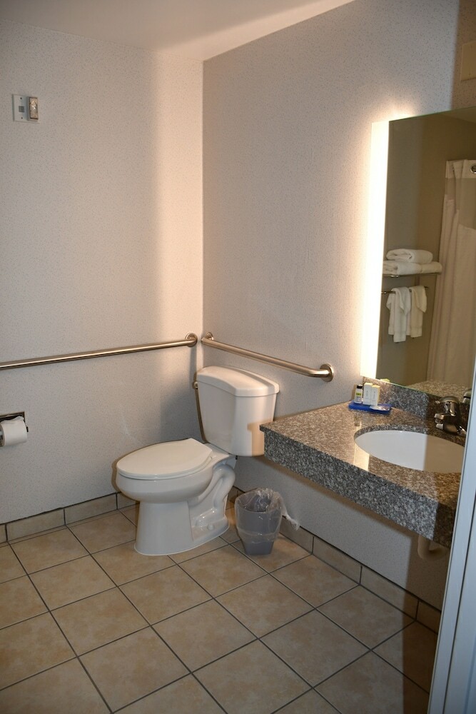 Holiday Inn Express Hotel & Suites Evanston