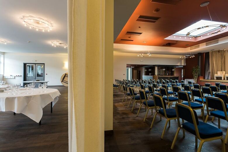 Bw Ambassador Hotel Bosten