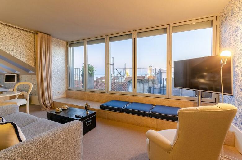 Lx Boutique Hotel