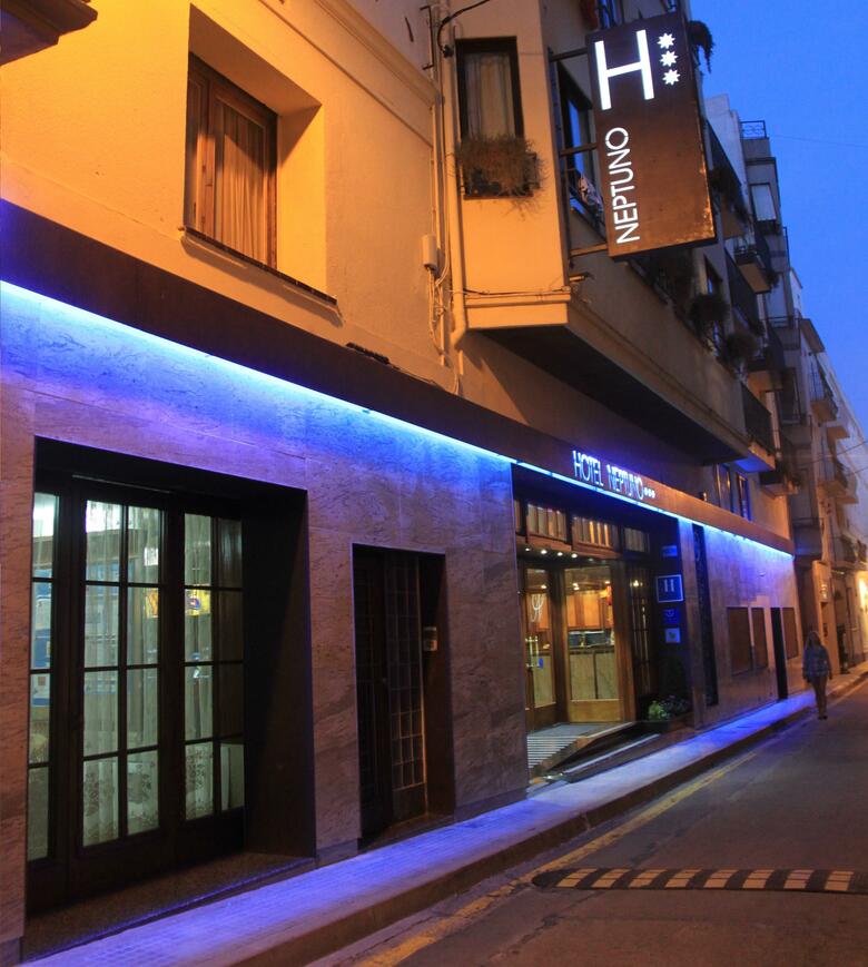 Neptuno Apartments