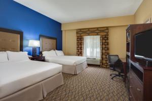 Holiday Inn Express Hotel  Suites Tower Cente