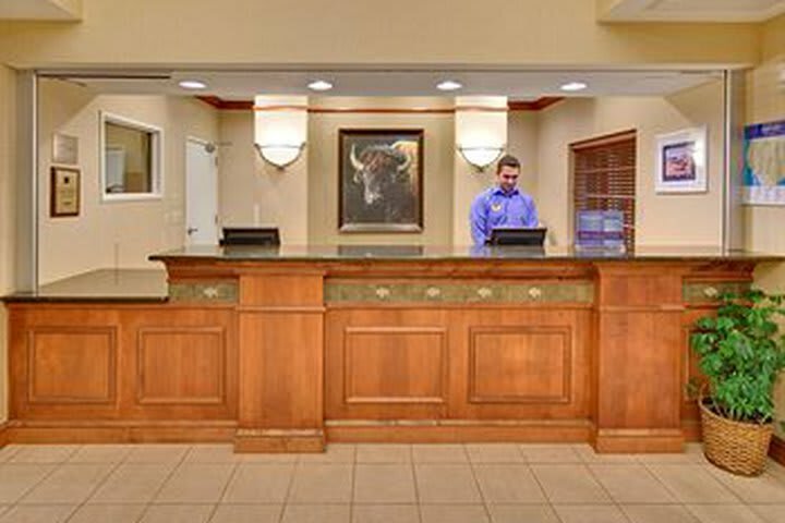 Hotel Candlewood Suites
