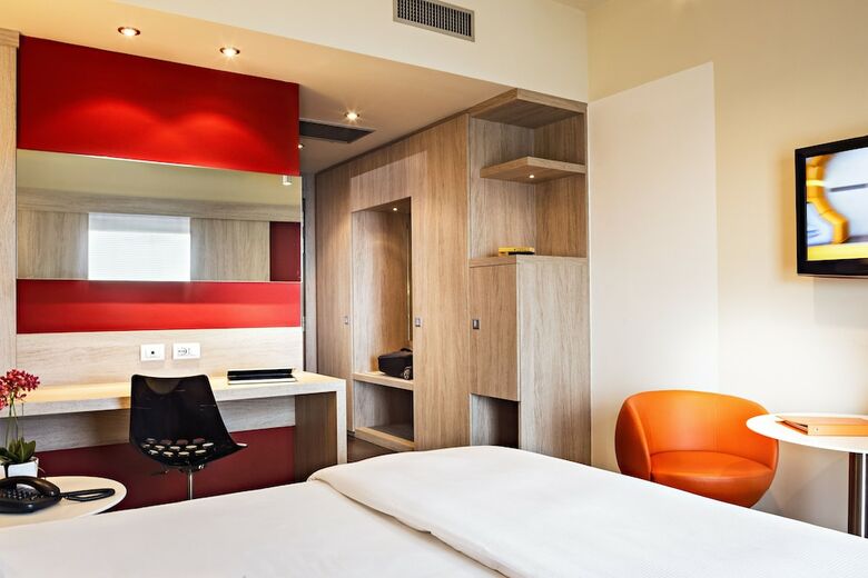 Jazz Hotel