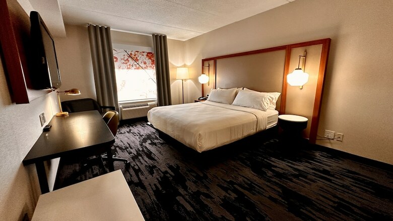 Holiday Inn Express Hotel & Suites Newmarket