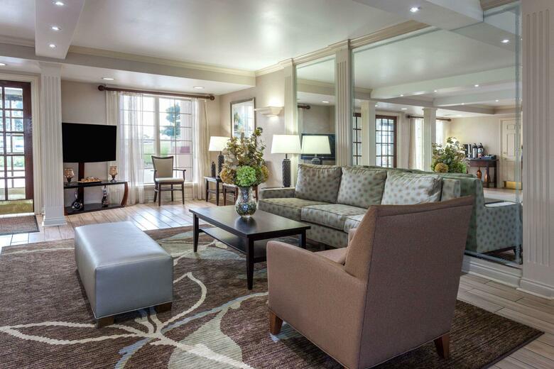 Hotel Days Inn & Suites By Wyndham Roseville/detroit