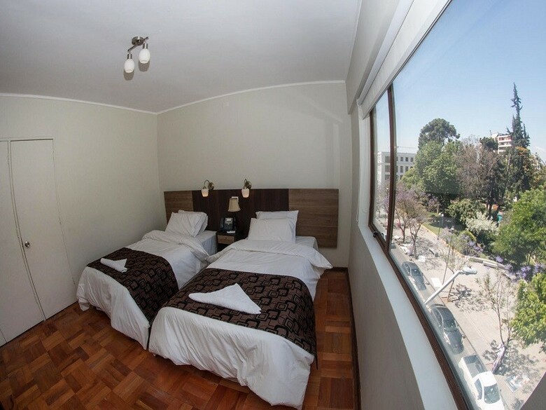 Hotel Plaza �u�oa