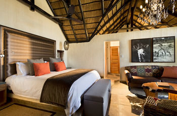 Hotel Tshukudu Bush Lodge