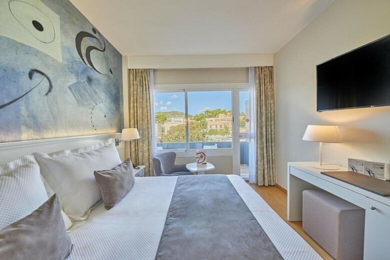 Hotel Joan Mir� Museum