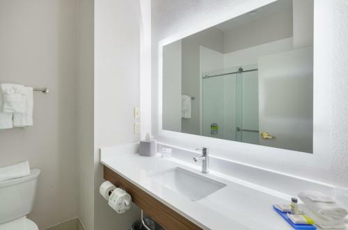 Holiday Inn Express Hotel & Suites Weston