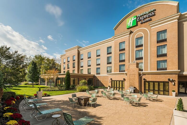 Holiday Inn Express Hotel & Suites Rochester Webster