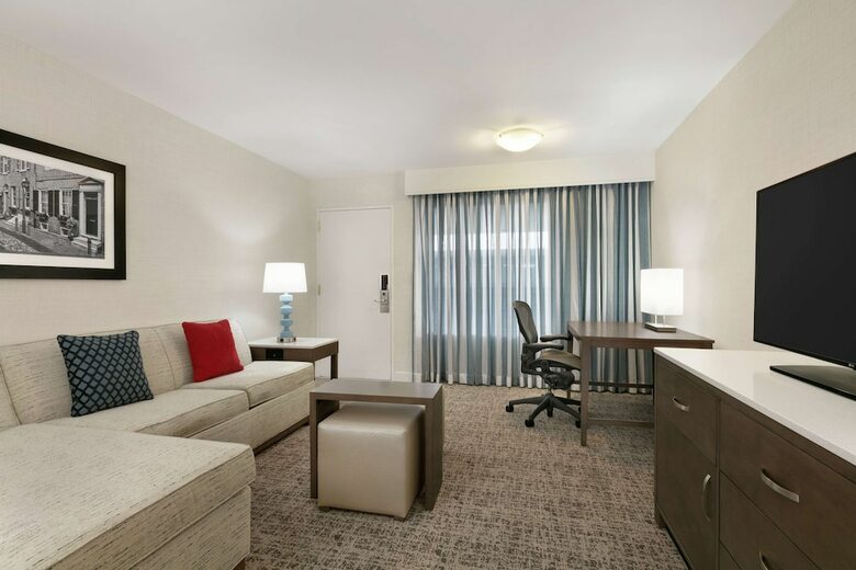 Hotel Embassy Suites Phil/valley For