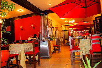 Colonial Plaza Hotel