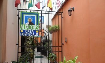 Albergue Alpackers B&B - Bed And Breakfast