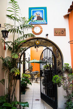 Albergue Alpackers B&B - Bed And Breakfast