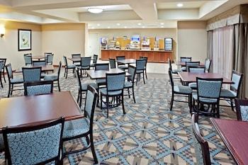 Holiday Inn Express Hotel & Suites Marysville