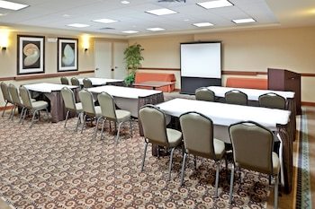 Holiday Inn Express Hotel & Suites Marysville