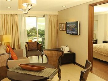 Hotel One Tagaytay Place (deluxe)