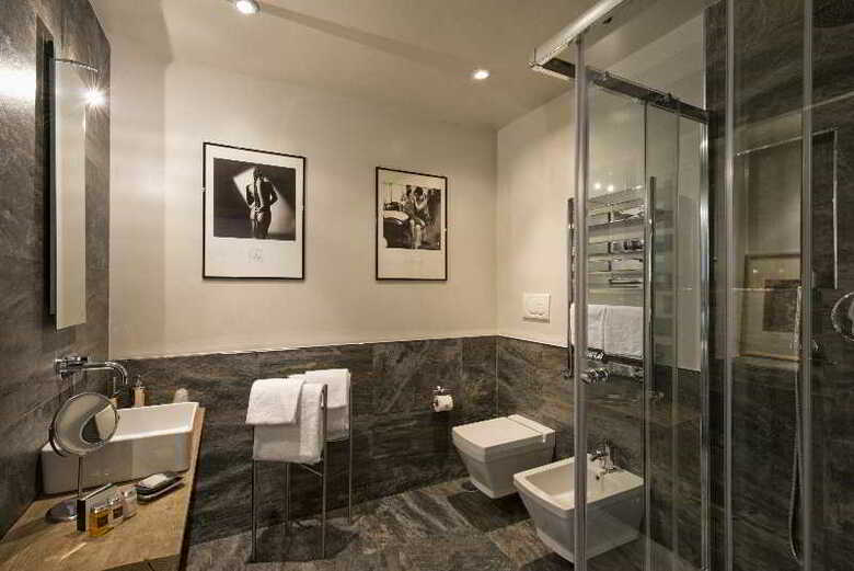 Hotel The Independent Suites