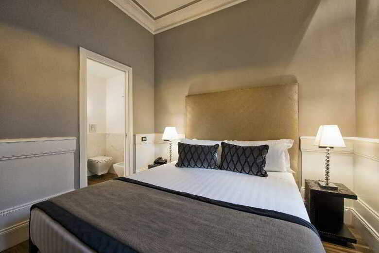 Hotel The Independent Suites