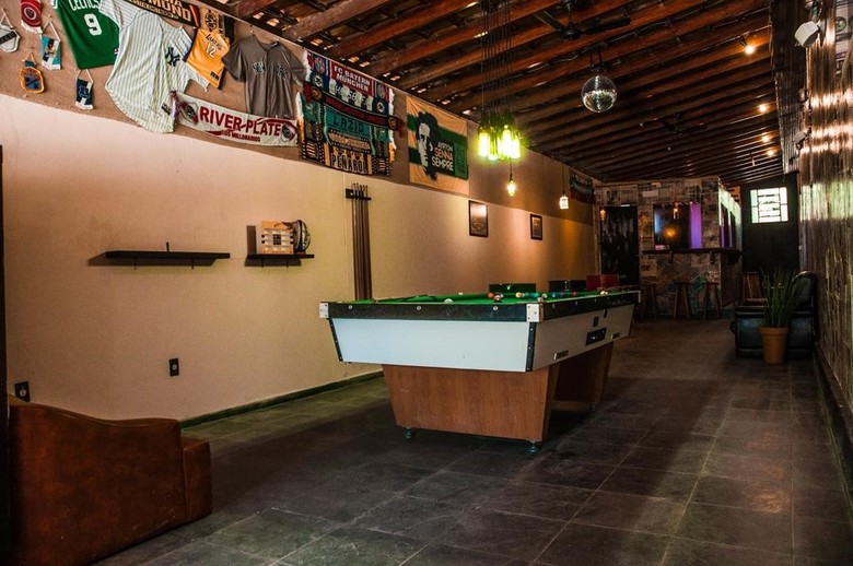 S�o Jorge Pub Hostel