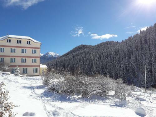 Hostal Mountain House Dinar Sky Near The Ski Center