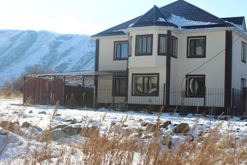 Hostal Mount Yard Karakol