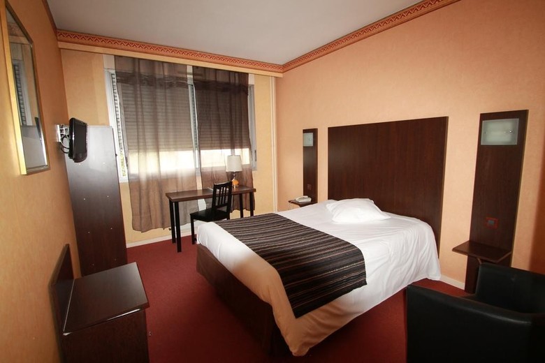 Hostal Adonis Lyon Est Artys H�tel