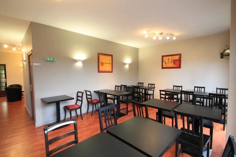 Hostal Adonis Lyon Est Artys H�tel