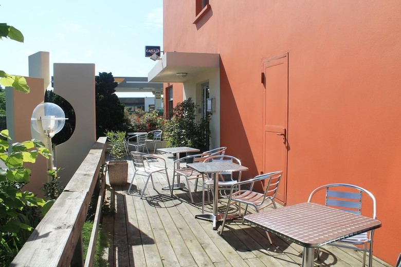 Hostal Adonis Lyon Est Artys H�tel
