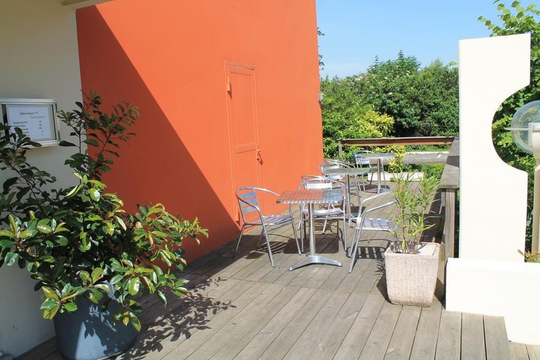 Hostal Adonis Lyon Est Artys H�tel