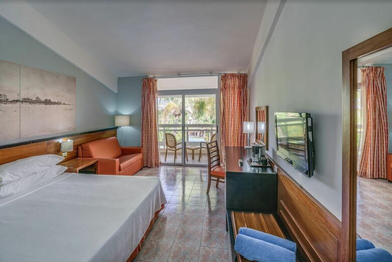 Hotel Occidental Arenas Blancas