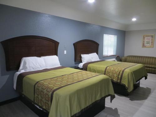 Hotel Regency Suites Bush Airport / Greenspoint