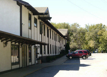 Hotel Budget Inn & Suites