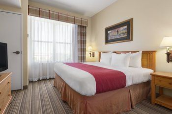 Hotel Country Inn & Suites