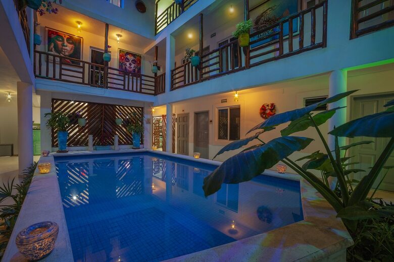 Mestizo Gallery Hotel