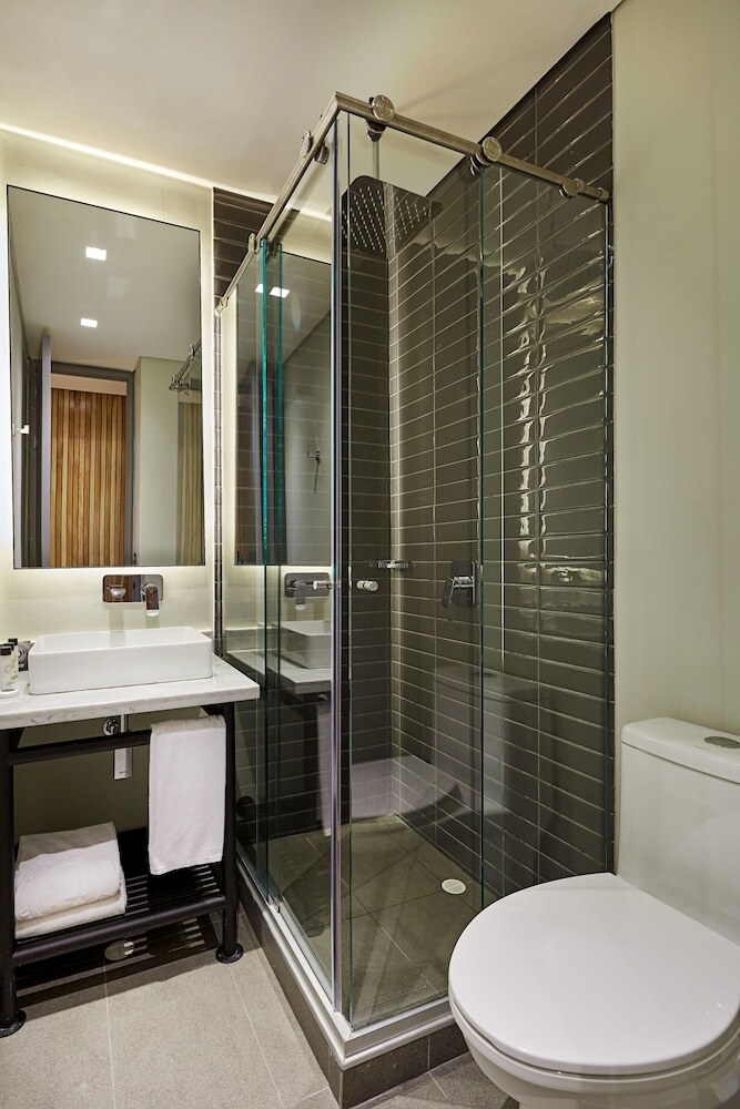 14 Urban Hotel