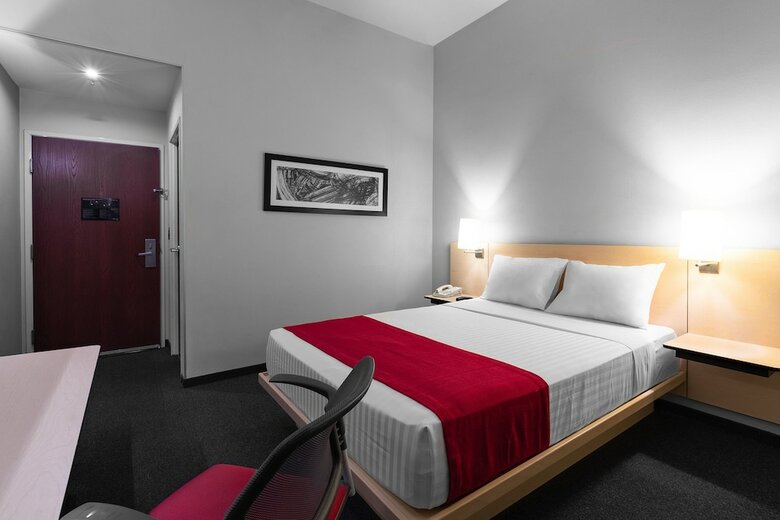 Hotel City Express Plus Guadalajara Expo