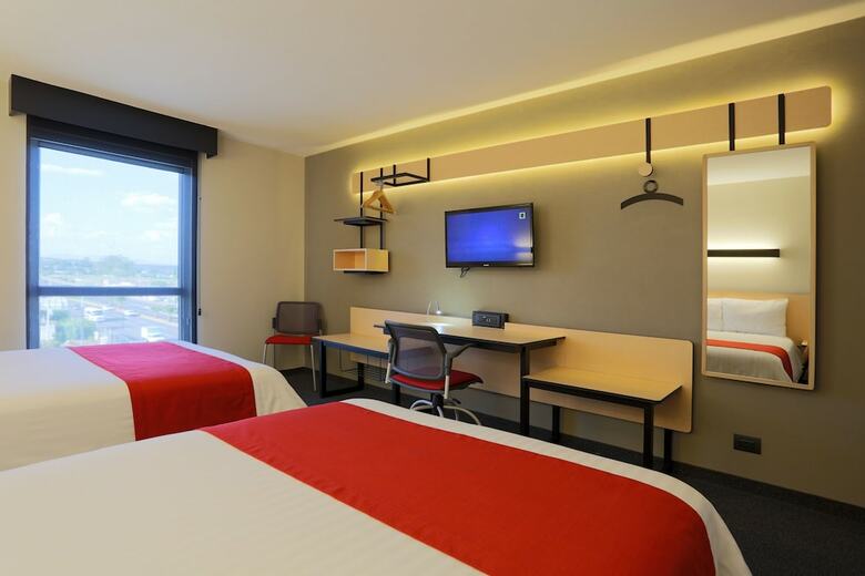 Hotel City Express Plus Guadalajara Expo