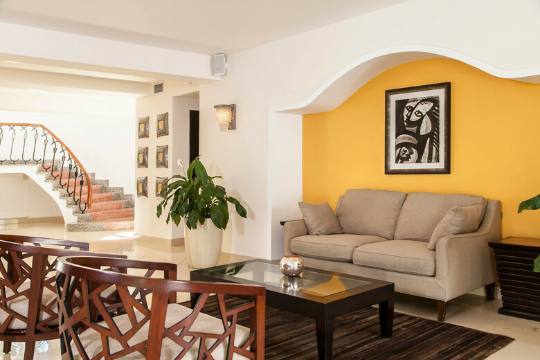 Hotel NH Hait� El Rancho