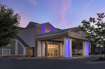 Holiday Inn Express Hotel  Suites Annap