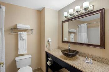 Holiday Inn Express Hotel & Suites Canton