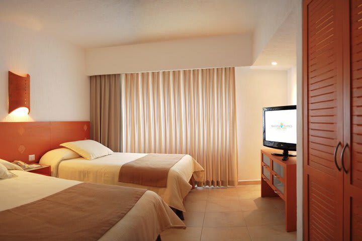 Hotel Laguna Suites Golf & Spa